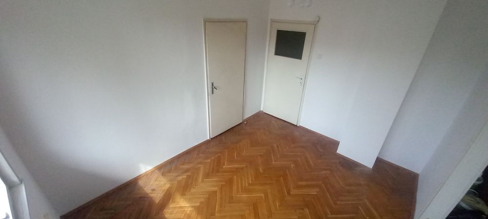 Продава се Четиристаен апартамент в Варна, Нептун - 100 кв.м за 2990 €/кв.м - Снимка #8