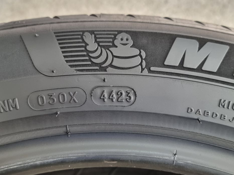 "Dot 23/24" 235/50/19 Michelin 4Броя: 280€ 6мм