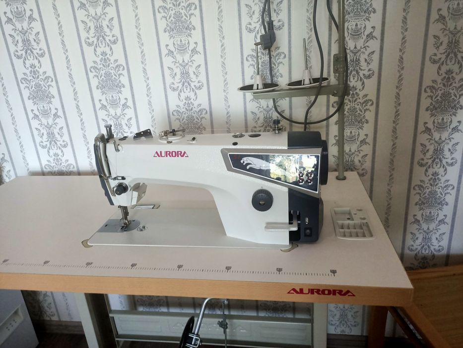 Швейная машинка Аврора