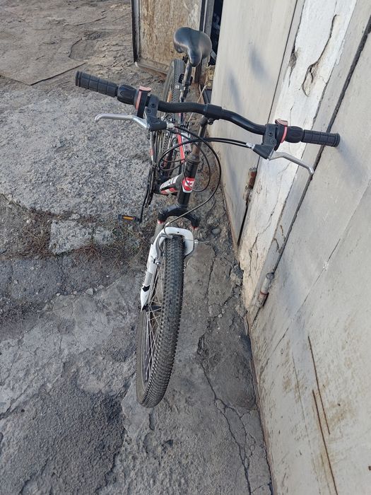 Велосипед спортивный скоростной