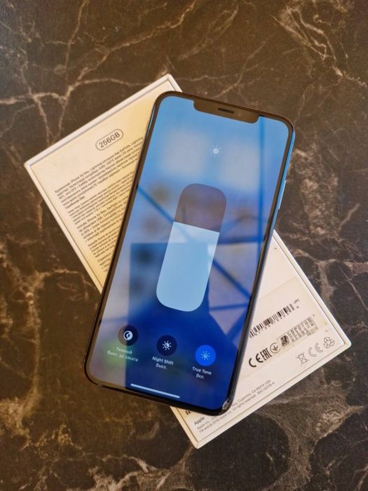 IPhone XS max в хорошем состоянии