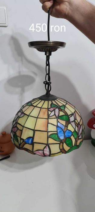 Lampi Tiffani deosebite