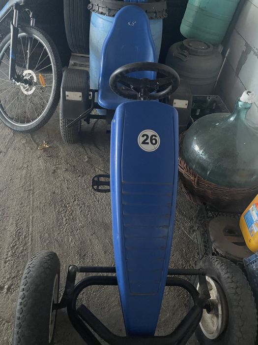 Kart cu pedale nu mai am ce face cu el il țin degeaba