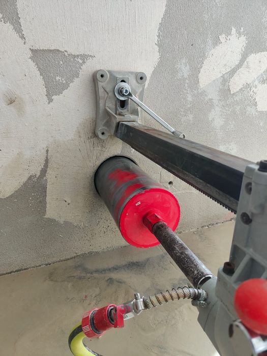 CAROTARE. Execut găuri hote, AC, sobe, ventilație și altele !