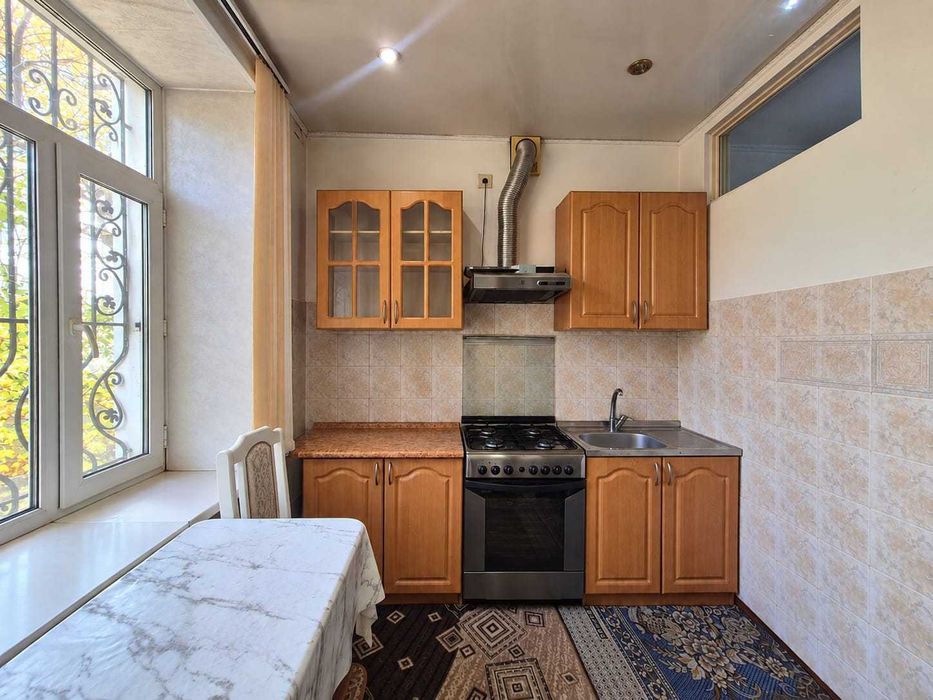 Продам 2 комн квартиру студию