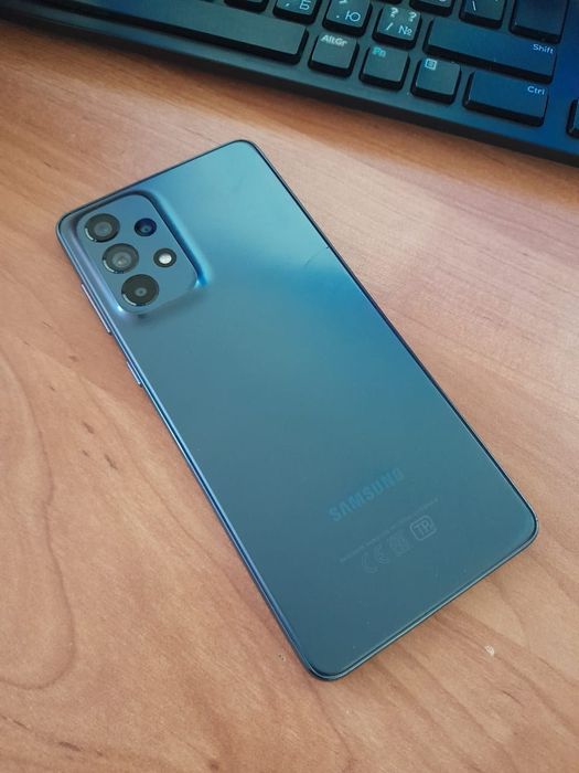 Продам Samsung A73 (6/128)
