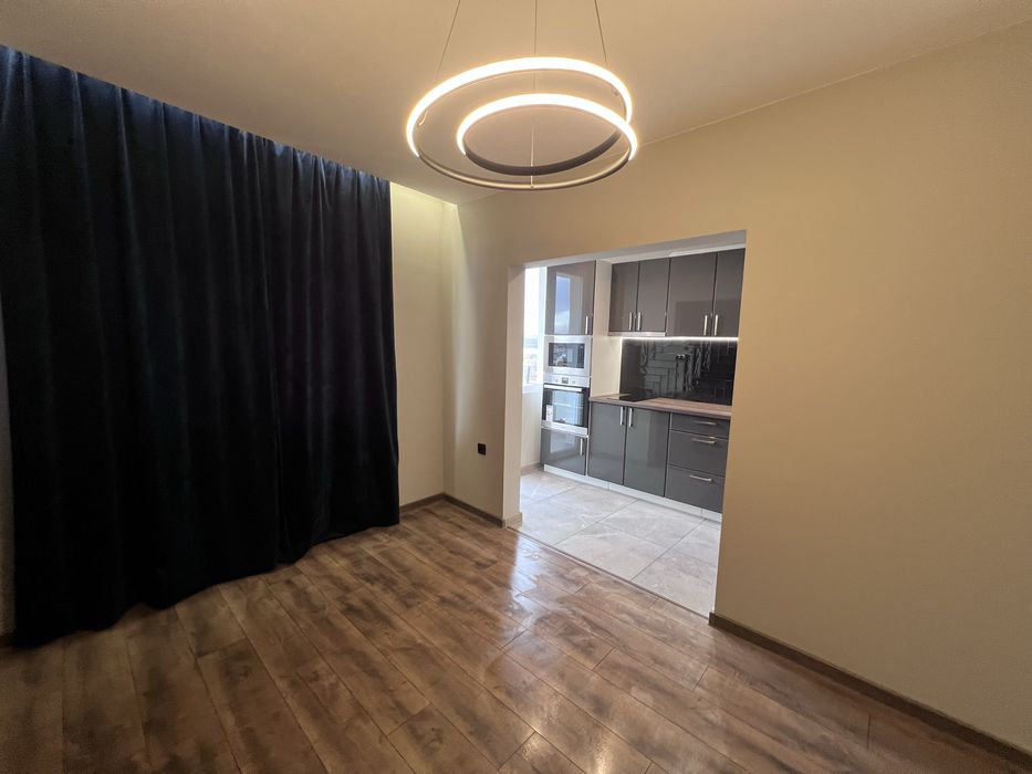 Продава се Четиристаен апартамент в Плевен, 9-ти квартал - 107 кв.м за 1234 €/кв.м - Снимка #12