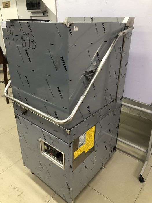 Промышленная посудомойка