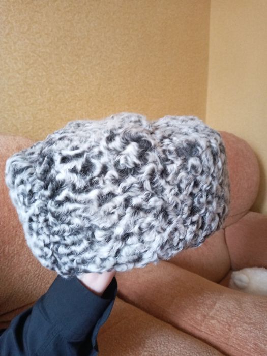 Продаётся каракуливая шапка