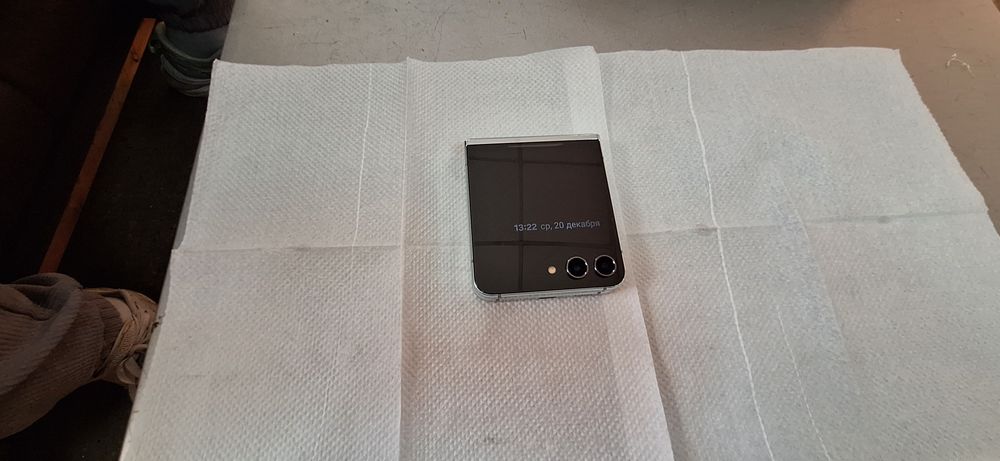 Продам срочно самсунг zfip5