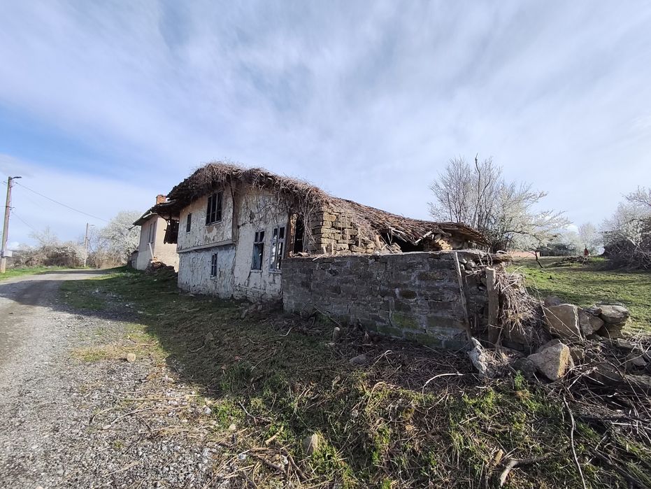 Дворно място в село Добри дял