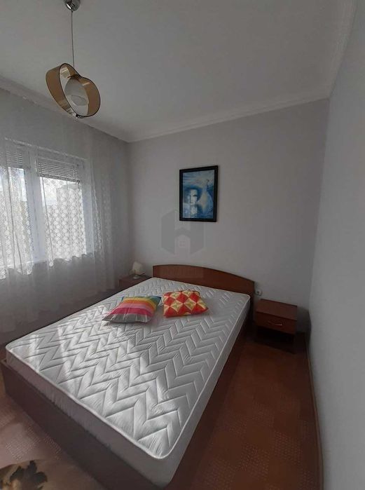 Дава се под наем Четиристаен апартамент в Пловдив, Изгрев - 120 кв.м за 306 € - Снимка #4