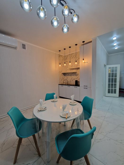 Назарбаева 1/3 Сутки. Ночь.