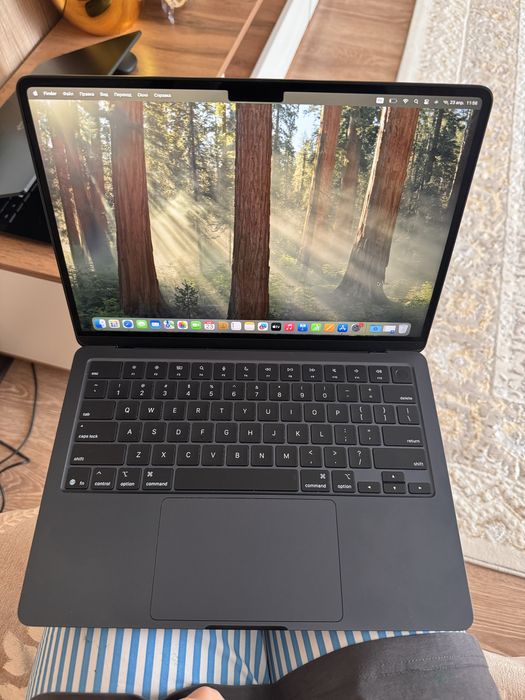 Продам MacBook Air M4 (256 GB / 16 GB)