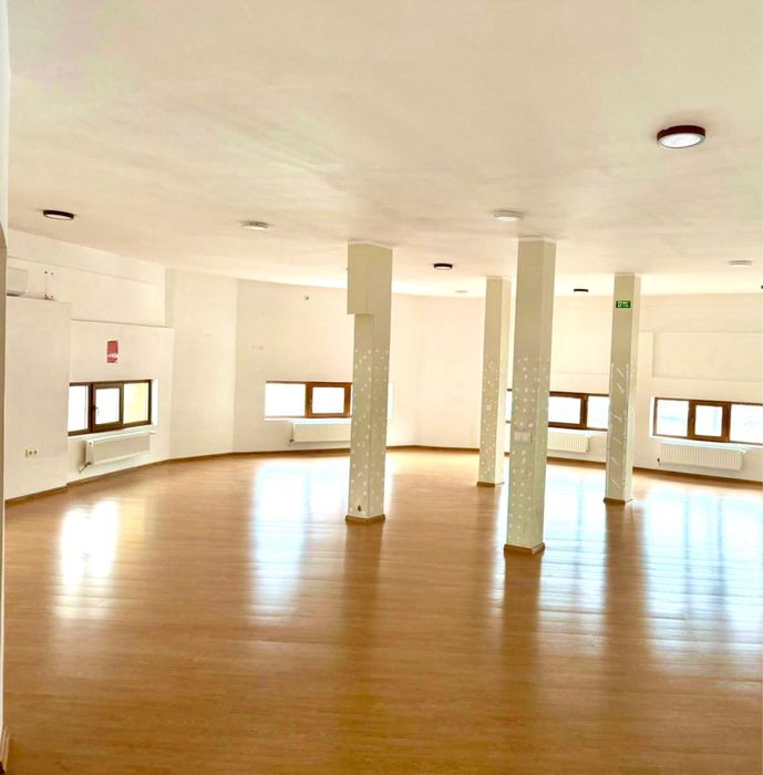 Inchiriez spatiu comercial (156mp- mansarda)