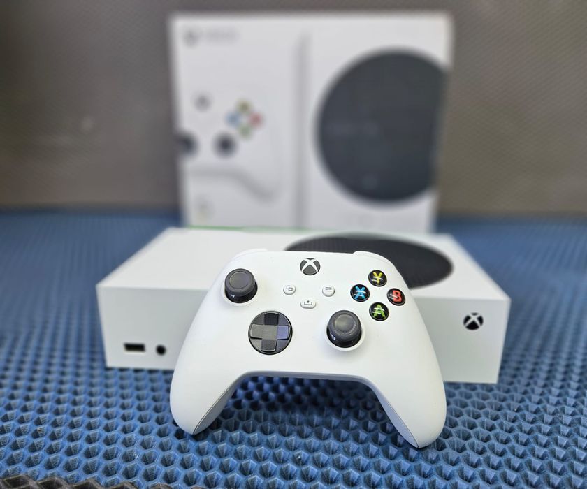 Xbox Series S/ SSD/ коробка/геймпад оригинал новый/супер состояние.