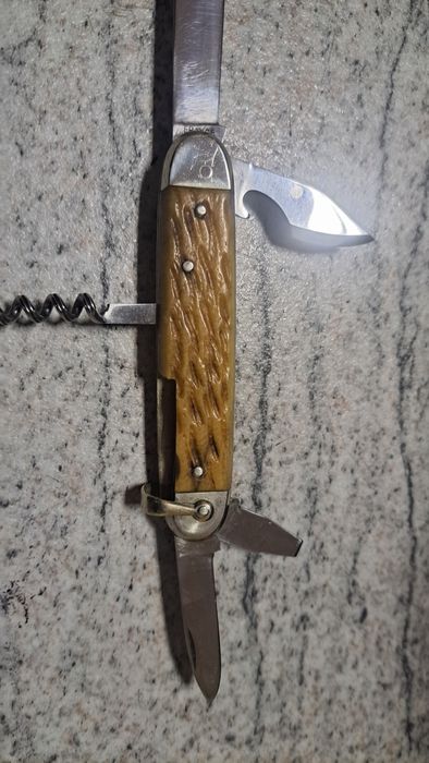 Vînd briceag franțuzesc