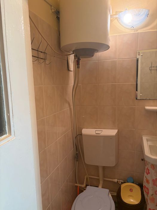 Ofer spre închiriere garsonieră în zona CET