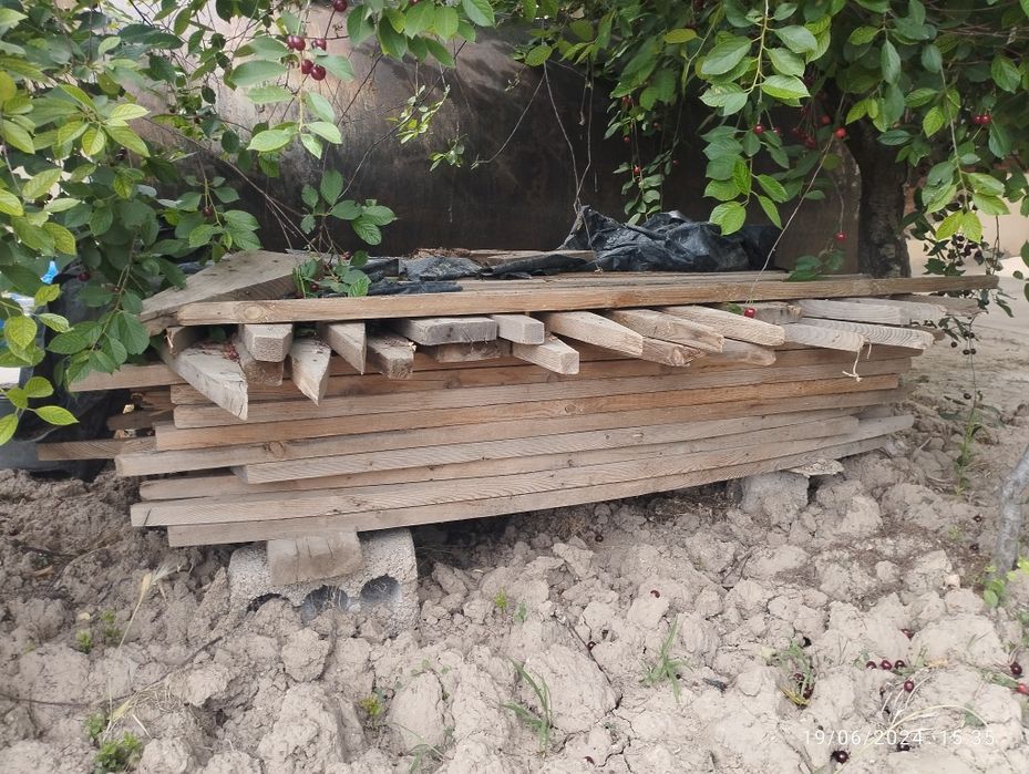 Sotiladi eski yogʻochlar