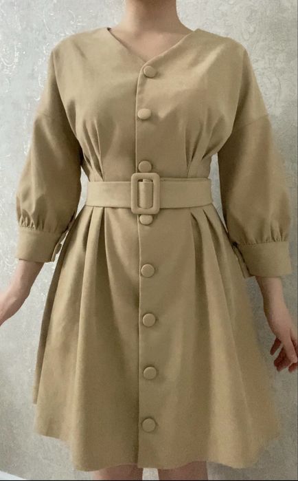 Бежевое платье, коктейль