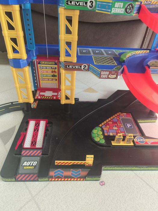 Set de joaca Garaj cu parcare