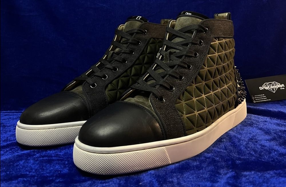 Christian Louboutin Autentic 44