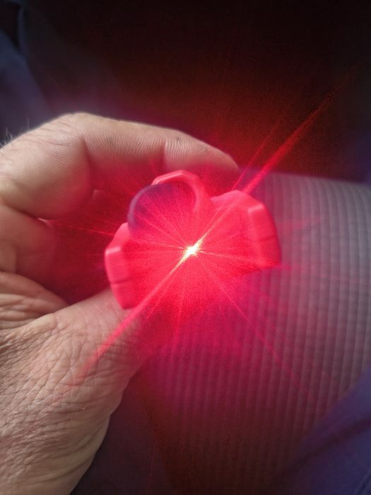Lumina roșie fibra optica