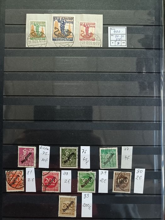 Clasor de 32 pegini, 16 file cu timbre