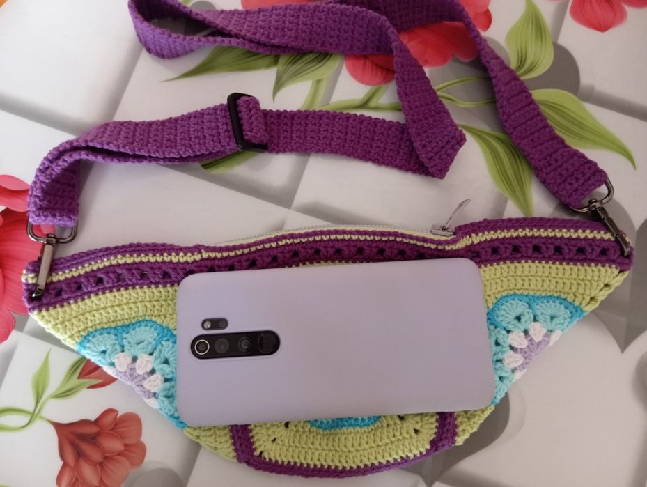 Сумка кроссбоди из квадратов.