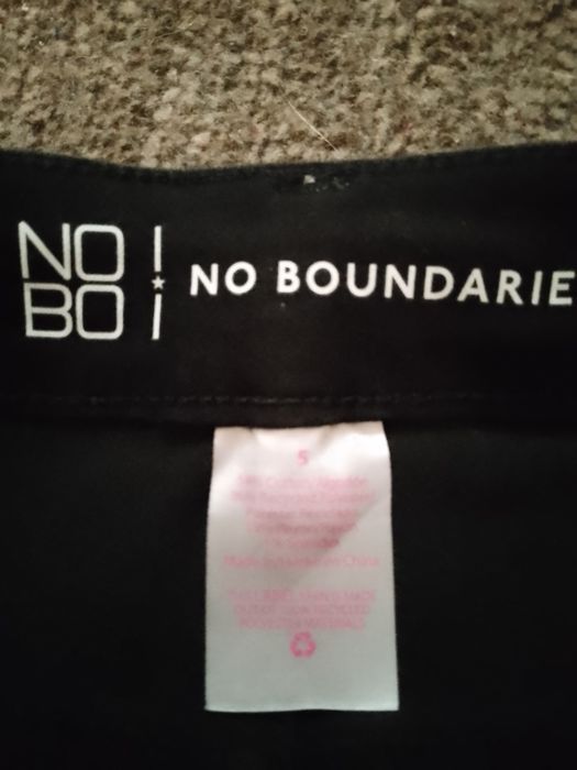 Женские брюки черного цвета