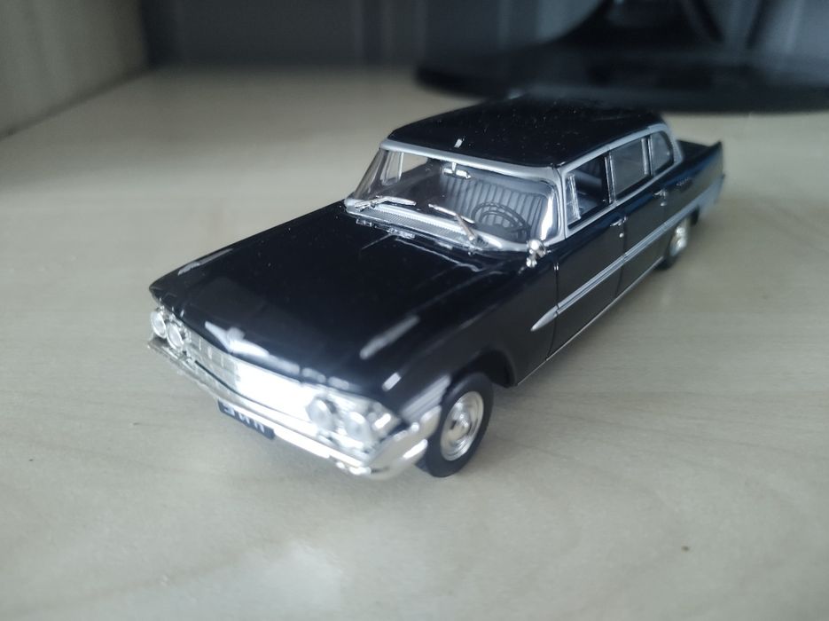 Разни модели 1:43
