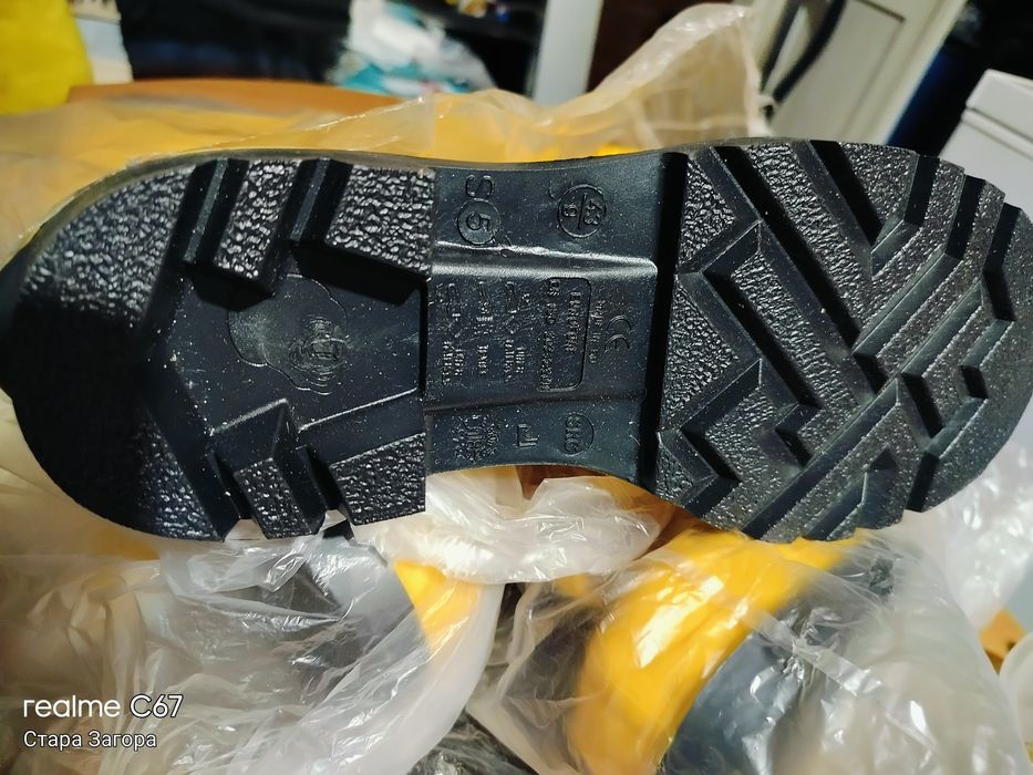 Работни ботуши водоустойчивичиви