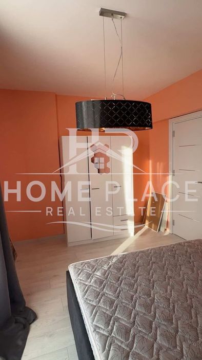 ПАРКОМЯСТО ! Тристаен апартамент под наем - Център