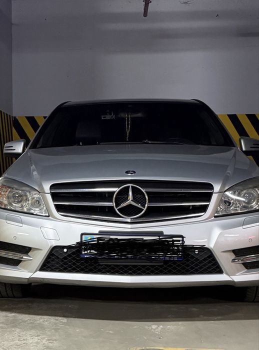 Решетка радиатор w204