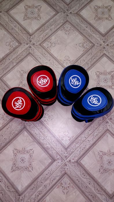 Лапы боксёрские.