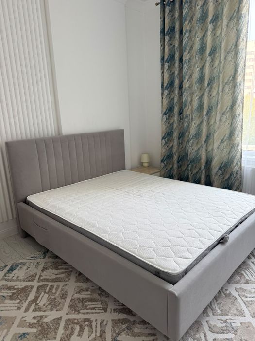 Продам кровать с матрасом