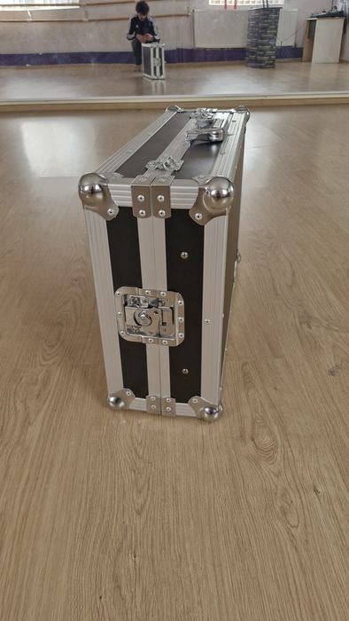 Consola Dj, Pioneer DDJ-SR2 plus Flyght Pro Case