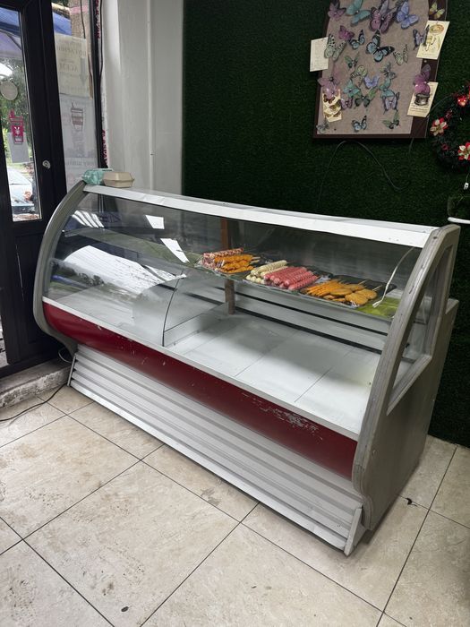 Витринные холодилник продам