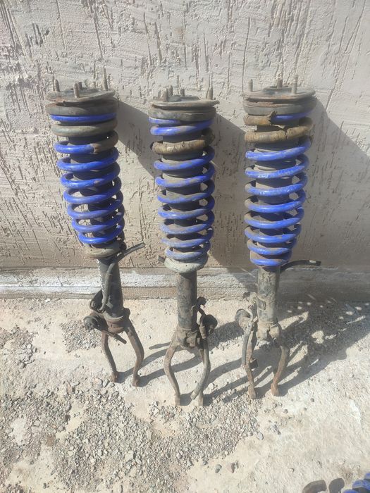 Стойки амортизаторы на Мазду 6