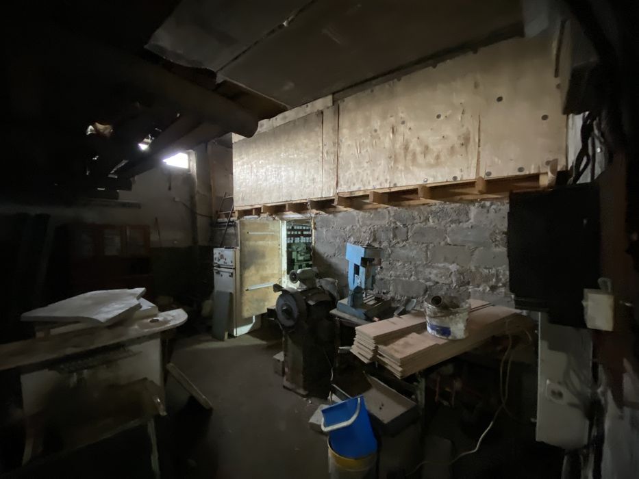 Гараж - цех и два токарных станка