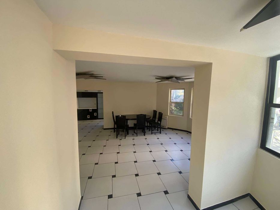 Продава се Многостаен апартамент в Варна, Център - 136 кв.м за 2280 €/кв.м - Снимка #1