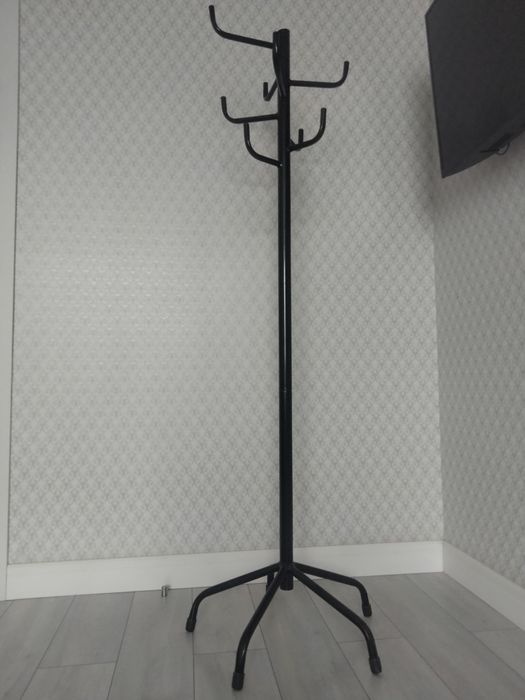 Напольная вешалка