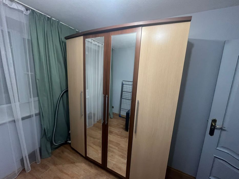 Шифоньер в хорошем состоянии