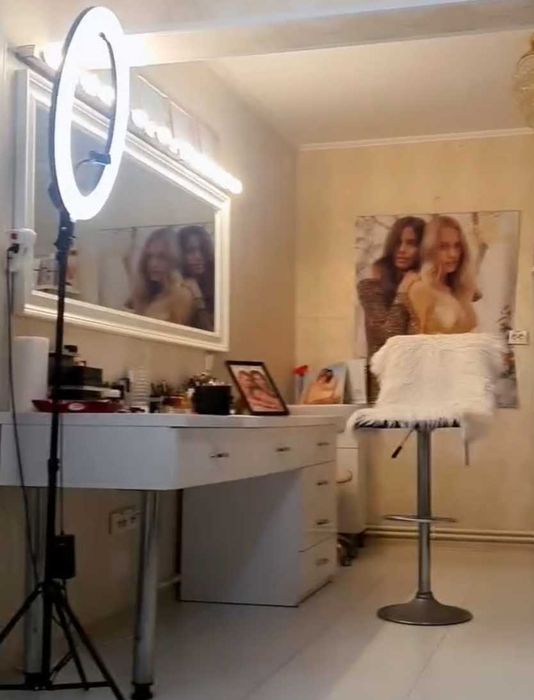 Vand masa make-up si oglinda,