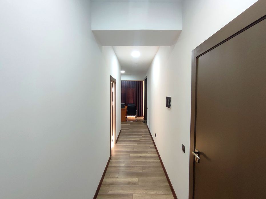 18 y.e. dan ofis ijaraga beriladi (AX)