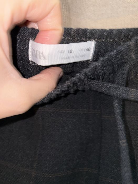 Pantaloni baieti Zara marimea 140