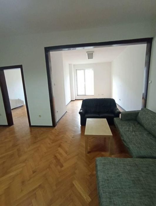 Дава се под наем Тристаен апартамент в София, Център - 100 кв.м за 600 € - Снимка #2