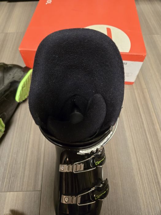 Vând clăpari Rossignol Comp Junior mondo 25