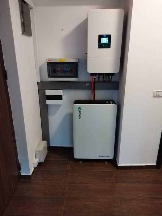 Montaj Panouri Fotovoltaice Montaj invertoare solare hibrid , on-grid