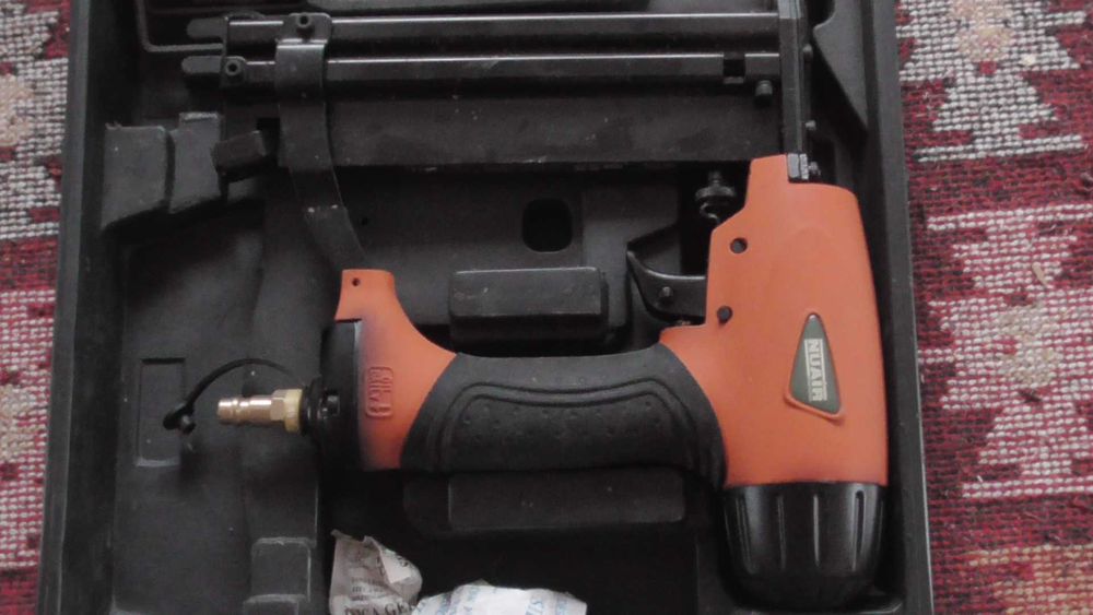 pistol capse cuie pe aer cu presiune nou nefolosit